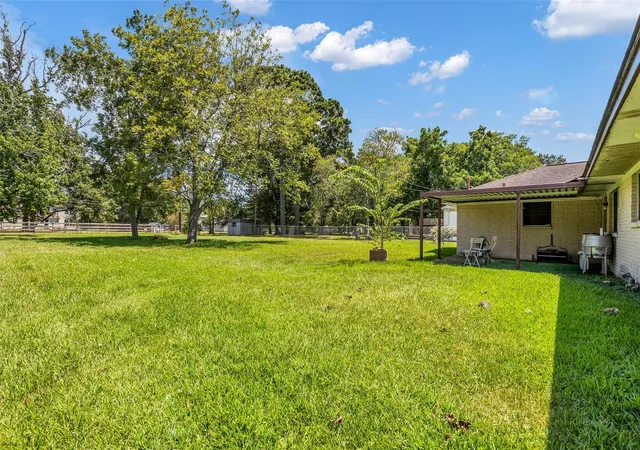 Photo 3 of Sale Pending at 1900 Wright Blvd, Baytown, TX 77520 | MLS# 9802639 | Listing updated on 2026-08-29