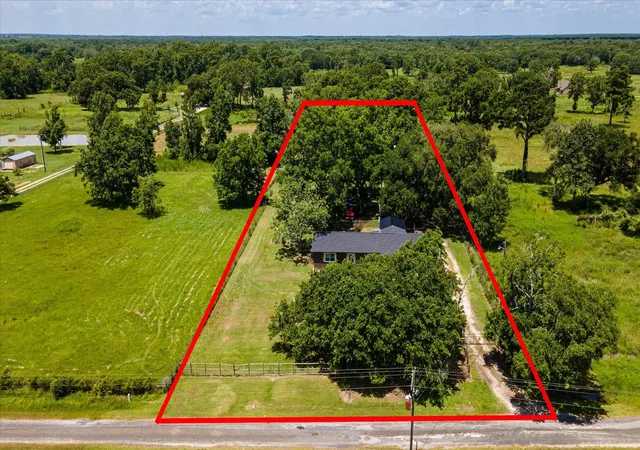3rd image of 384 County Road 2046, Hull, TX 77564 | MLS# 49170206