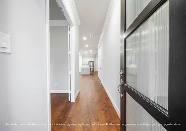 Photo 3 of Single family home for sale at 1534 W 34th Street, Houston, TX 77018 | MLS# 6261369 | Listing updated on 2026-09-11