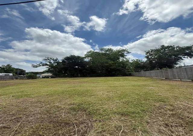 2nd image of 106 S Washington St, Texas City, TX 77591 | MLS# 8906814