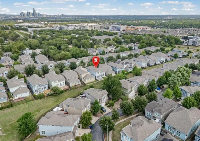 Listing Photo 2 - Condo for sale in building located at 2303 Capulet St, Austin, TX 78741