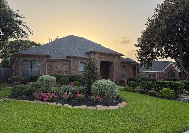 Photo 2 of Single family home for sale at 1710 Brooke Amber Cir, Deer Park, TX 77536 | MLS# 17876436 | Listing updated on 2026-09-27