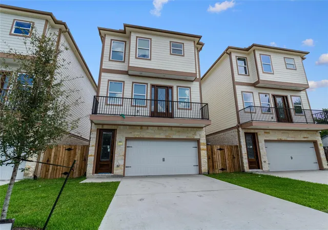 Photo 1 of Single family home for sale at 2204 Hoskins Dr, Houston, TX 77080 | MLS# 57037656 | Listing updated on 2026-08-23