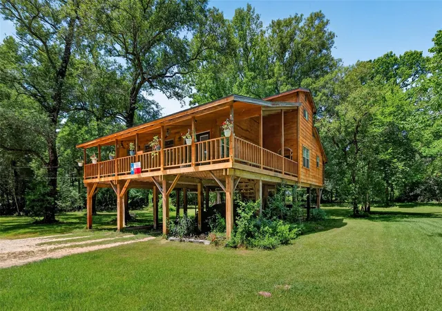 Photo 3 of Single family home for sale at 16 Magnolia Rd, New Caney, TX 77357 | MLS# 53375533 | Listing updated on 2026-09-09