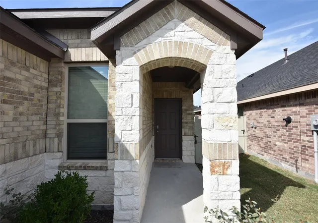 Photo 2 of Single family home for sale at 9303 Colonial Bent Ct, Conroe, TX 77385 | MLS# 58121364 | Listing updated on 2026-08-25