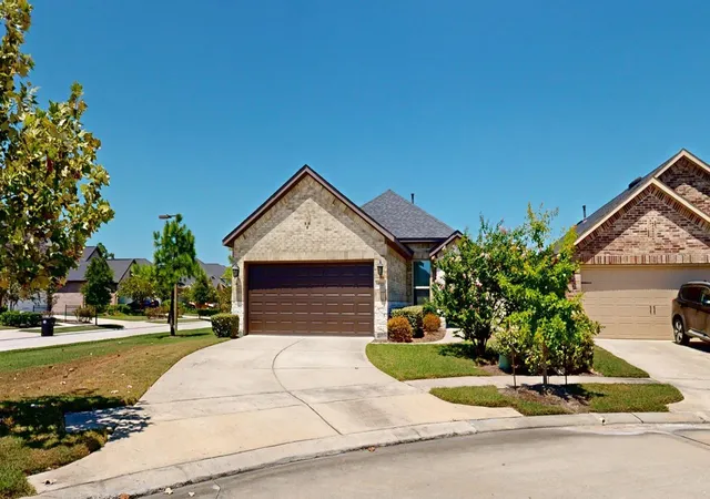 Photo 3 of Single family home for sale at 9303 Colonial Bent Ct, Conroe, TX 77385 | MLS# 58121364 | Listing updated on 2026-08-25