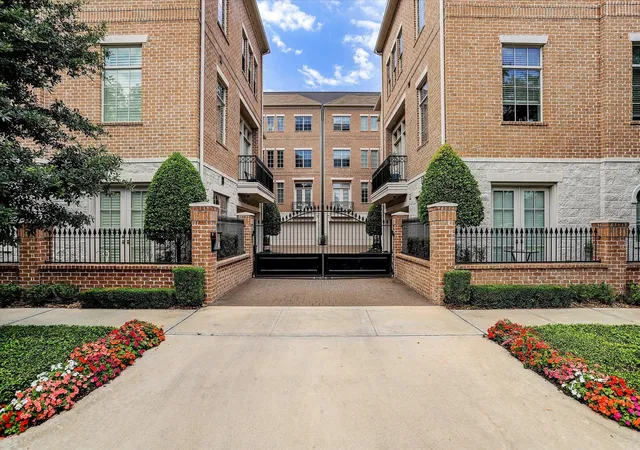 Photo 1 of Single family home for sale at 3928 W Main St, Houston, TX 77027 | MLS# 49738299 | Listing updated on 2026-09-12