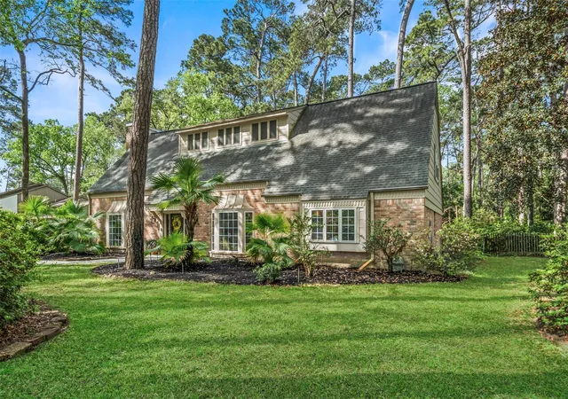 Photo 2 of Sale Pending at 2918 Kings Forest Dr, Kingwood, TX 77339 | MLS# 27496580 | Listing updated on 2026-09-15