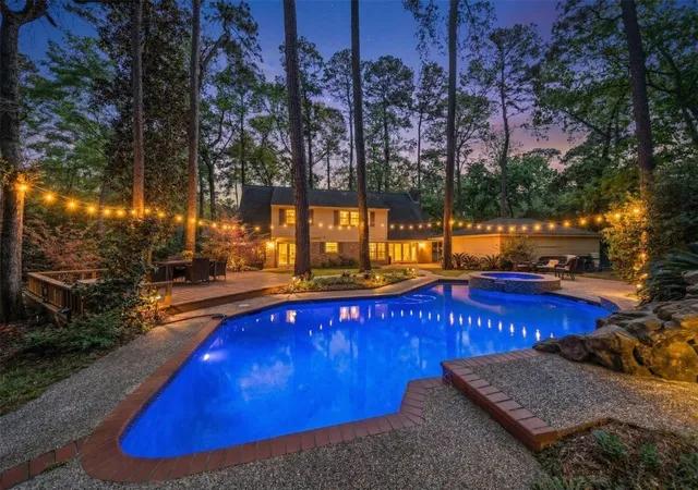 Photo 3 of Sale Pending at 2918 Kings Forest Dr, Kingwood, TX 77339 | MLS# 27496580 | Listing updated on 2026-09-15