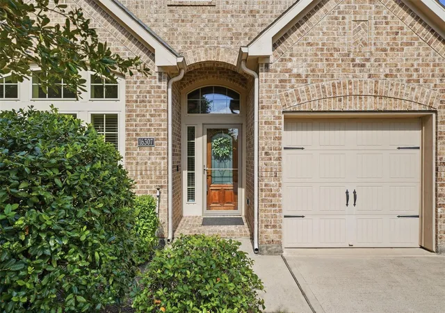 Photo 3 of Single family home for sale at 16307 Open Sea Dr, Houston, TX 77044 | MLS# 68323520 | Listing updated on 2026-08-30