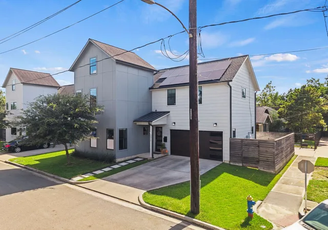 Photo 2 of Single family home for sale at 3317 Arlington St, Houston, TX 77018 | MLS# 13150797 | Listing updated on 2026-09-20