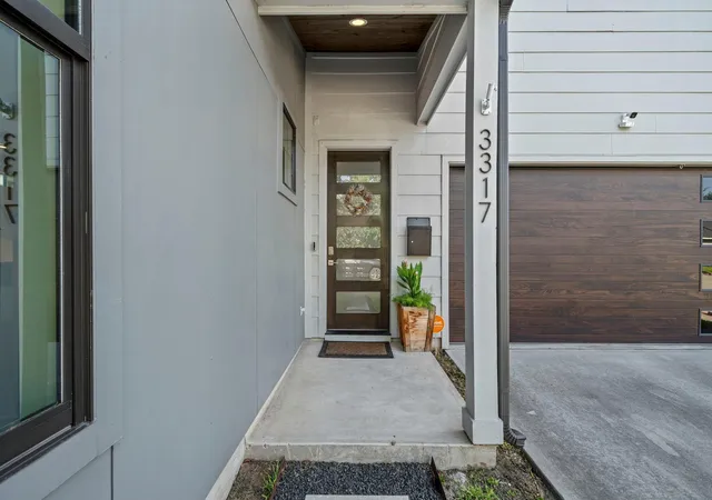 Photo 3 of Single family home for sale at 3317 Arlington St, Houston, TX 77018 | MLS# 13150797 | Listing updated on 2026-09-20