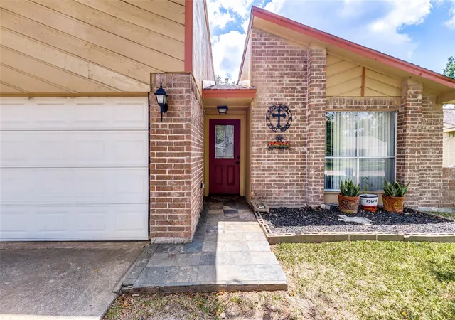 Photo 3 of Single family home for sale at 10930 Maple Rock Dr, Humble, TX 77396 | MLS# 88087162 | Listing updated on 2026-09-11