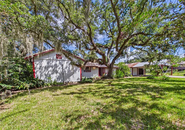 2nd image of 511 Treasure Dr, Liverpool, TX 77577 | MLS# 88539112