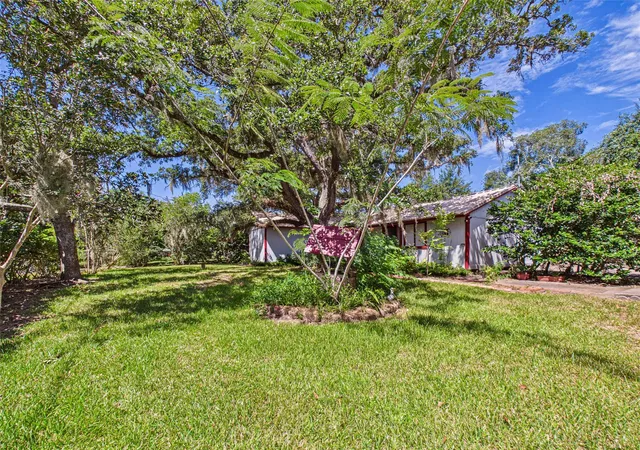 Photo 3 of Sale Pending at 511 Treasure Dr, Liverpool, TX 77577 | MLS# 88539112 | Listing updated on 2026-10-06