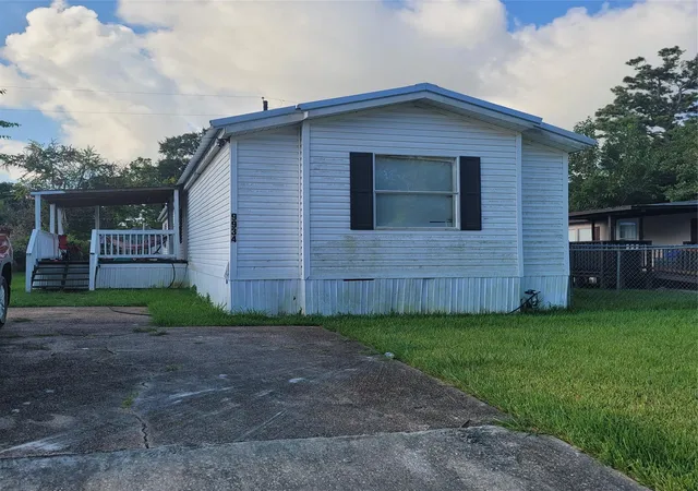 2nd image of 9934 Cedar Landing Dr, Baytown, TX 77521 | MLS# 69416151