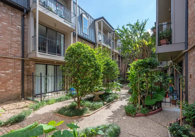 Photo 1 of Single family home for sale at 2400 N Braeswood Blvd #220, Houston, TX 77030 | MLS# 44487308 | Listing updated on 2026-08-30