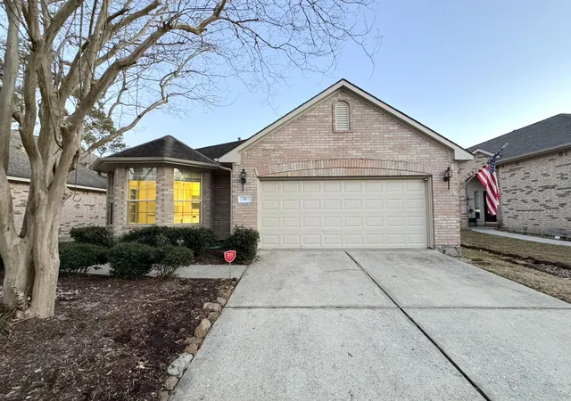 Photo 1 of Sale Pending at 51 N Country Gate Cir, Conroe, TX 77384 | MLS# 16662313 | Listing updated on 2026-09-07