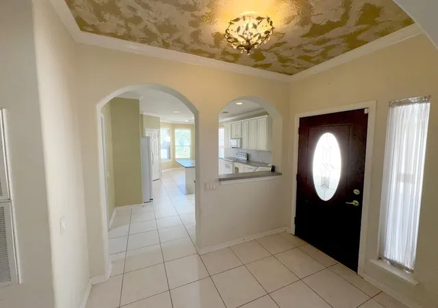Photo 2 of Sale Pending at 51 N Country Gate Cir, Conroe, TX 77384 | MLS# 16662313 | Listing updated on 2026-09-07