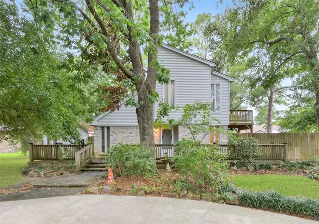 Photo 2 of Single family home for sale at 423 Paradise Ln, Montgomery, TX 77356 | MLS# 69718486 | Listing updated on 2026-08-21