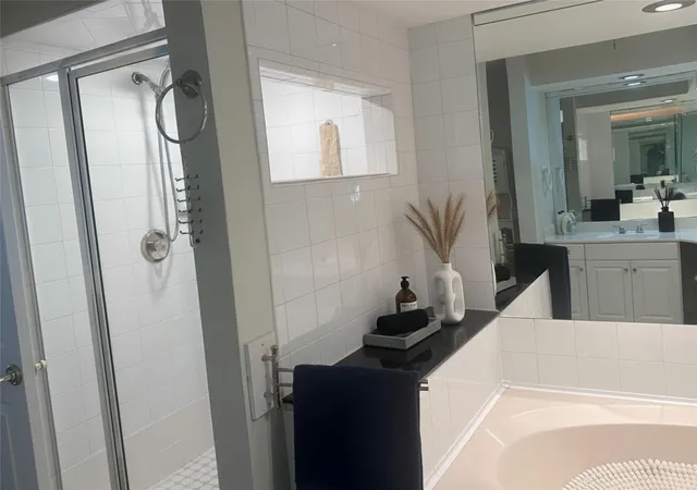 5th image of 7347 Regency Square Ct #7347, Houston, TX 77036 | MLS# 35801269