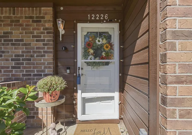 Photo 3 of Townhouse for sale at 12226 Glenview Dr, Montgomery, TX 77356 | MLS# 14038383 | Listing updated on 2026-05-08