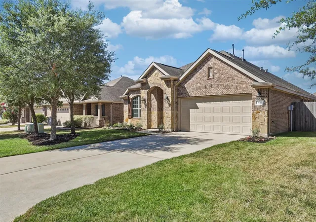 1st image of 637 Maple Point Dr E, Conroe, TX 77301 | MLS# 37470913