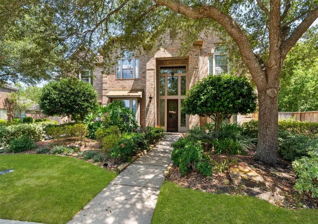 Photo 2 of Single family home for sale at 2525 W Ranch Dr, Friendswood, TX 77546 | MLS# 5121392 | Listing updated on 2026-09-17