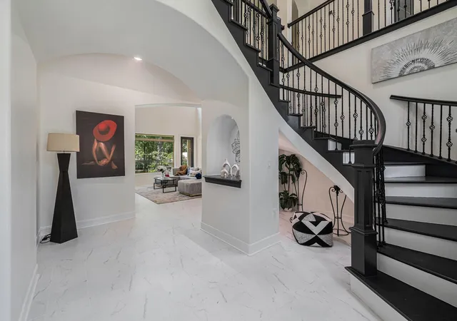 Photo 2 of Single family home for sale at 290 Apple Valley Dr, Conroe, TX 77304 | MLS# 58608033 | Listing updated on 2026-08-20