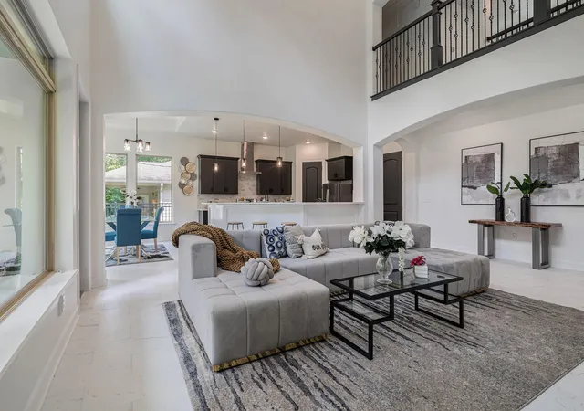 Photo 4 of Single family home for sale at 290 Apple Valley Dr, Conroe, TX 77304 | MLS# 58608033 | Listing updated on 2026-08-20