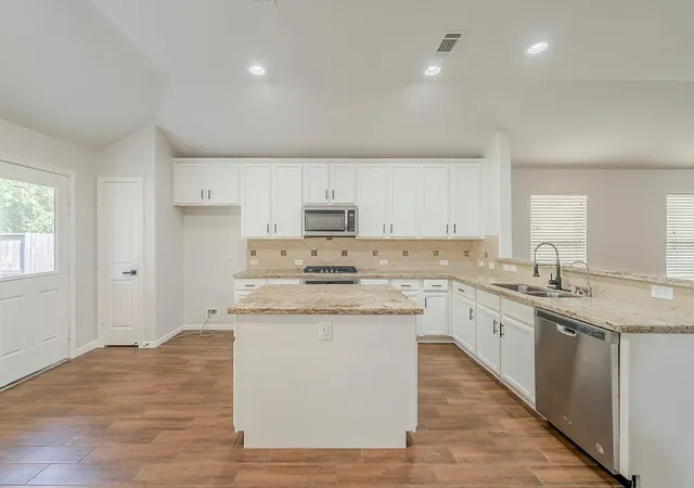 Photo 2 of Single family home for sale at 9610 Ocean Dr, Rosharon, TX 77583 | MLS# 69537370 | Listing updated on 2026-09-11