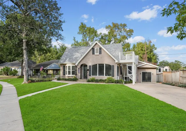 Photo 3 of Single family home for sale at 6733 Sylvan Rd, Houston, TX 77023 | MLS# 3523903 | Listing updated on 2026-09-20