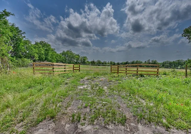 Homes for sale in Round Top, TX | 544 E Fm 1291, Round Top, TX 78954 | MLS# 50918400