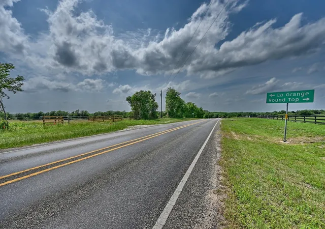 3rd image of 544 E Fm 1291, Round Top, TX 78954 | MLS# 50918400
