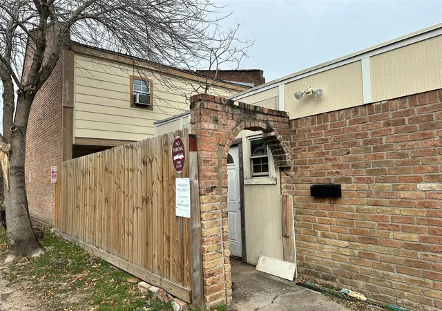 Photo 2 of Sale Pending at 5327 Lost Forest Dr #5327, Houston, TX 77092 | MLS# 1032338 | Listing updated on 2026-09-16