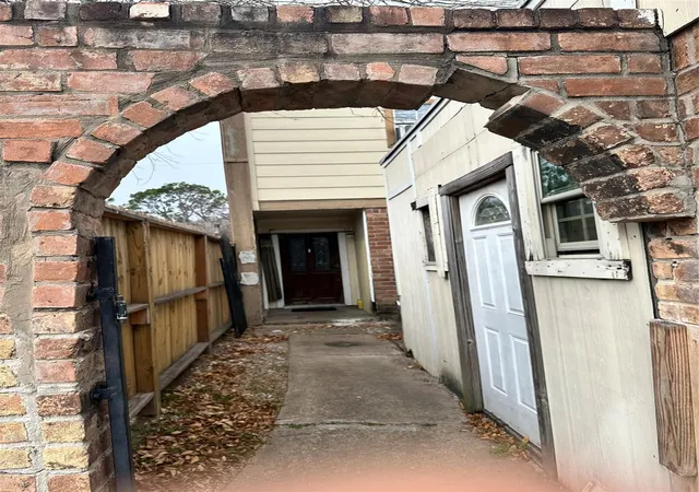 Photo 3 of Sale Pending at 5327 Lost Forest Dr #5327, Houston, TX 77092 | MLS# 1032338 | Listing updated on 2026-09-16