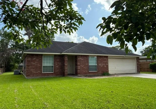 1st image of 910 Old Angleton Rd, Clute, TX 77531 | MLS# 70313025