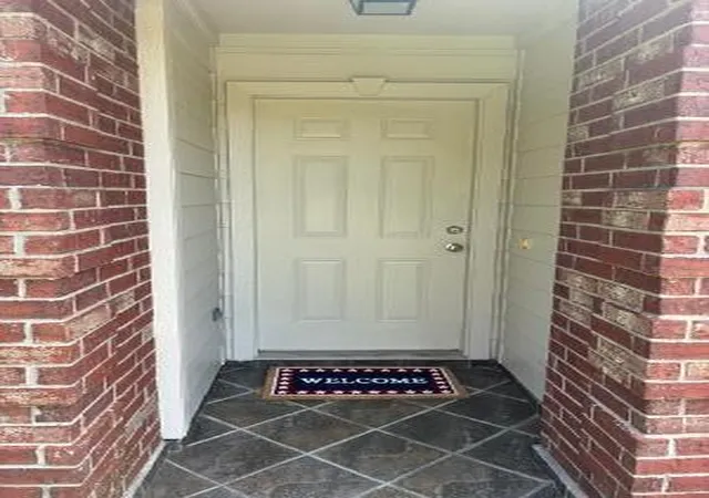 2nd image of 910 Old Angleton Rd, Clute, TX 77531 | MLS# 70313025