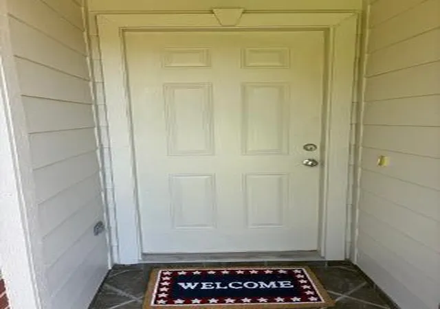 3rd image of 910 Old Angleton Rd, Clute, TX 77531 | MLS# 70313025