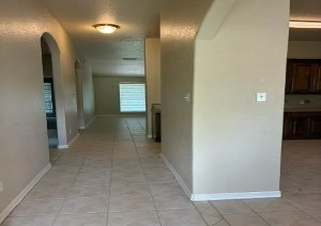 4th image of 910 Old Angleton Rd, Clute, TX 77531 | MLS# 70313025