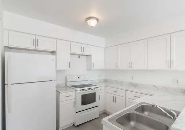 5th image of 11901 Bob White Dr, Houston, TX 77035