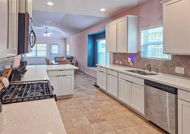 Photo 3 of Single family home for sale at 104 Cullen St, Angleton, TX 77515 | MLS# 40315632 | Listing updated on 2026-09-02