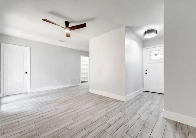 Photo 3 of Single family home for sale at 14810 Elmtex Dr, Humble, TX 77396 | MLS# 48972706 | Listing updated on 2026-07-21