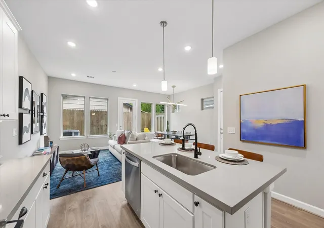4th image of 5205 Amber Sunrise Dr, Houston, TX 77018 | MLS# 54504566