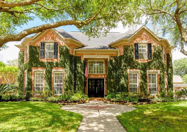 Photo 2 of Single family home for sale at 4106 Trent St, Sugar Land, TX 77479 | MLS# 27674145 | Listing updated on 2026-10-07