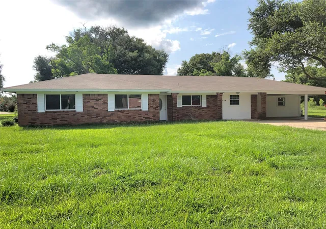 1st image of 120 Shanklin Rd, Angleton, TX 77515 | MLS# 62559190
