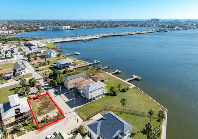 Land for sale at 1120 64th Street, Galveston, TX 77551 | MLS# 53942121