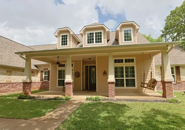 Homes for sale in Hempstead, TX | 101 Pin Oak Ln, Hempstead, TX 77445 | MLS# 15615095