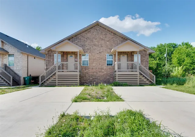 Photo 2 of Multi family home for sale at 5405 Groveton St, Houston, TX 77033 | MLS# 76590018 | Listing updated on 2026-08-28