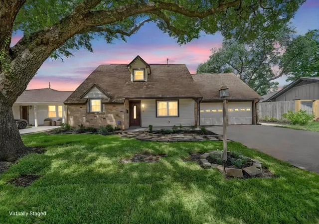 Photo 2 of Single family home for sale at 4127 Hill Oak Dr, Houston, TX 77092 | MLS# 78137273 | Listing updated on 2026-09-10